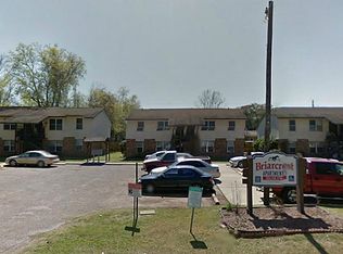 208 E Wells St, Madisonville, TX 77864