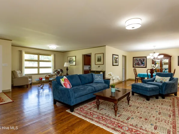 106 N Lakeside Drive, Smithfield, NC 27577