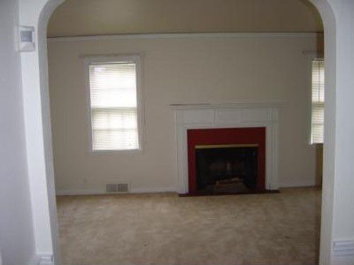 3rd image of 1609 Benson Dr