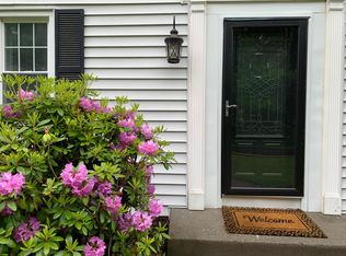 471 Orange Center Rd UNIT B, Orange, CT 06477