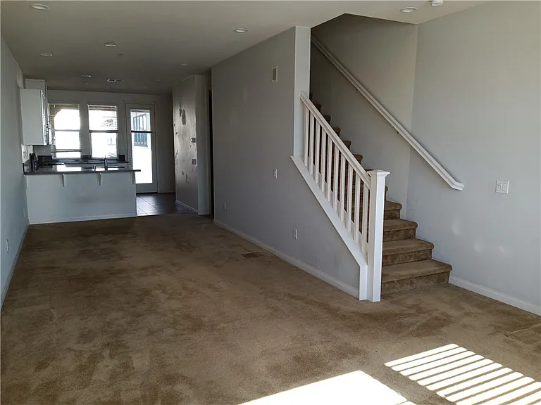 902 N Botanica Ln — Photo 2
