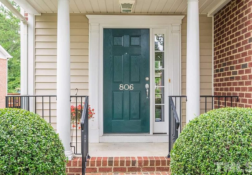 1st image of 806 Saratoga Dr
