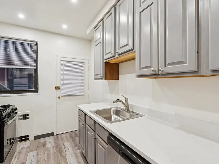 6200 N. Hoyne — Photo 13