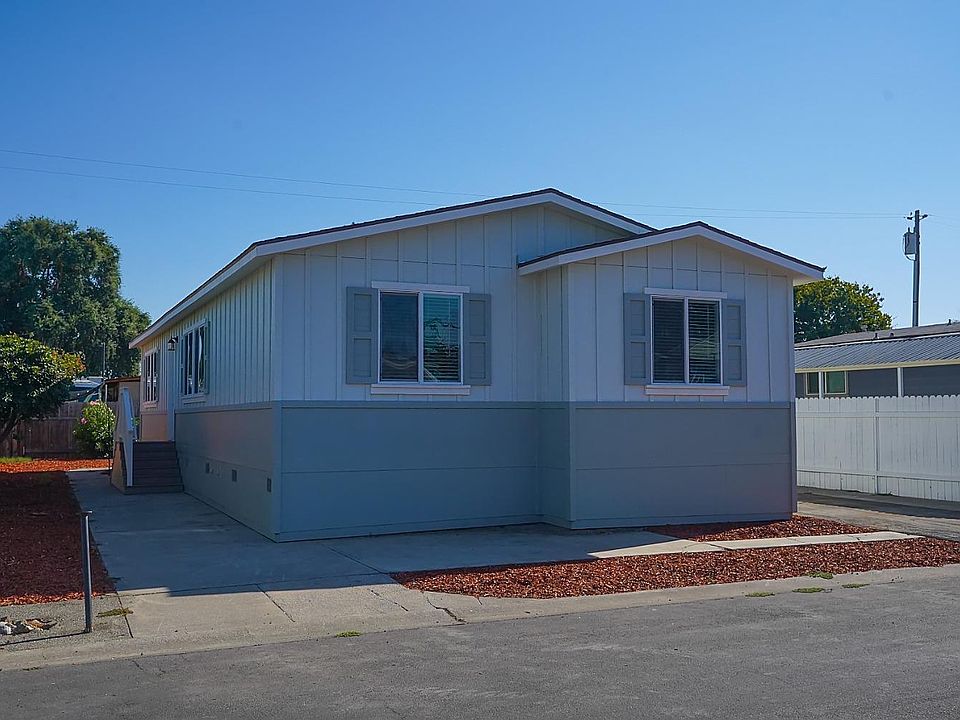 1st image of 907 Bourn Dr Space 204