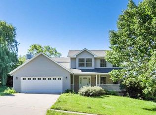 2160 Leslie Dr, Coralville, IA 52241