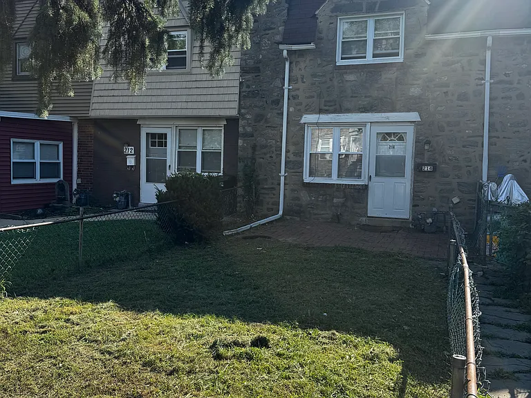 214 Margate Rd — Photo 1