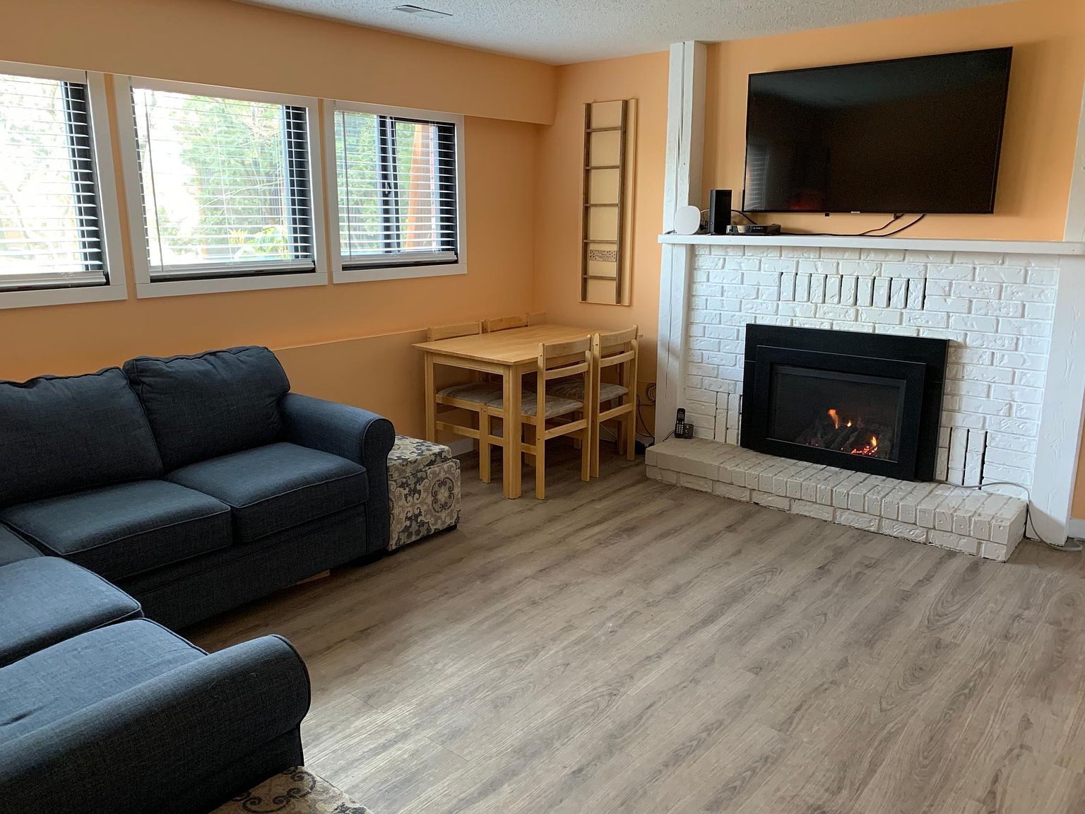 6463 Dayton Dr, Chilliwack, BC V2R 1V2 Zillow