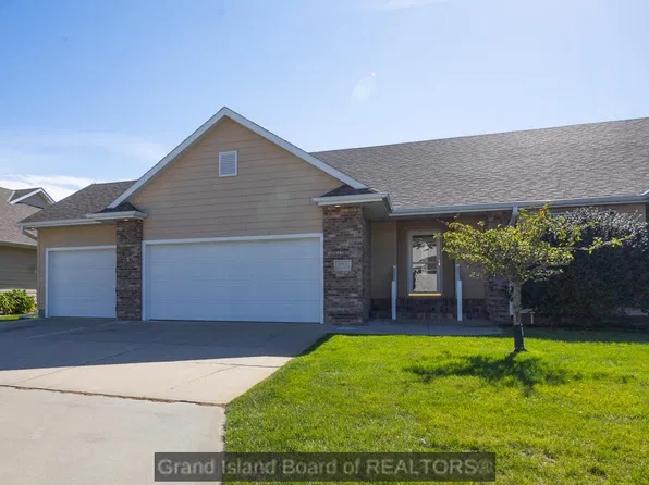 4019 Sandalwood Dr, Grand Island, NE 68803