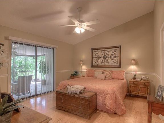 4th image of 17589 Fairmeadow Dr