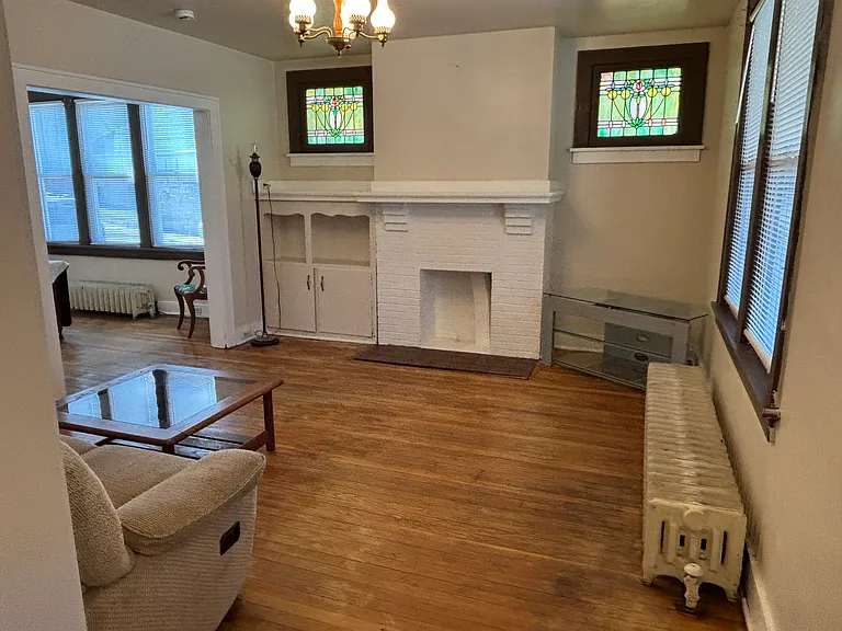 1400 Maple Ave #1 — Photo 2