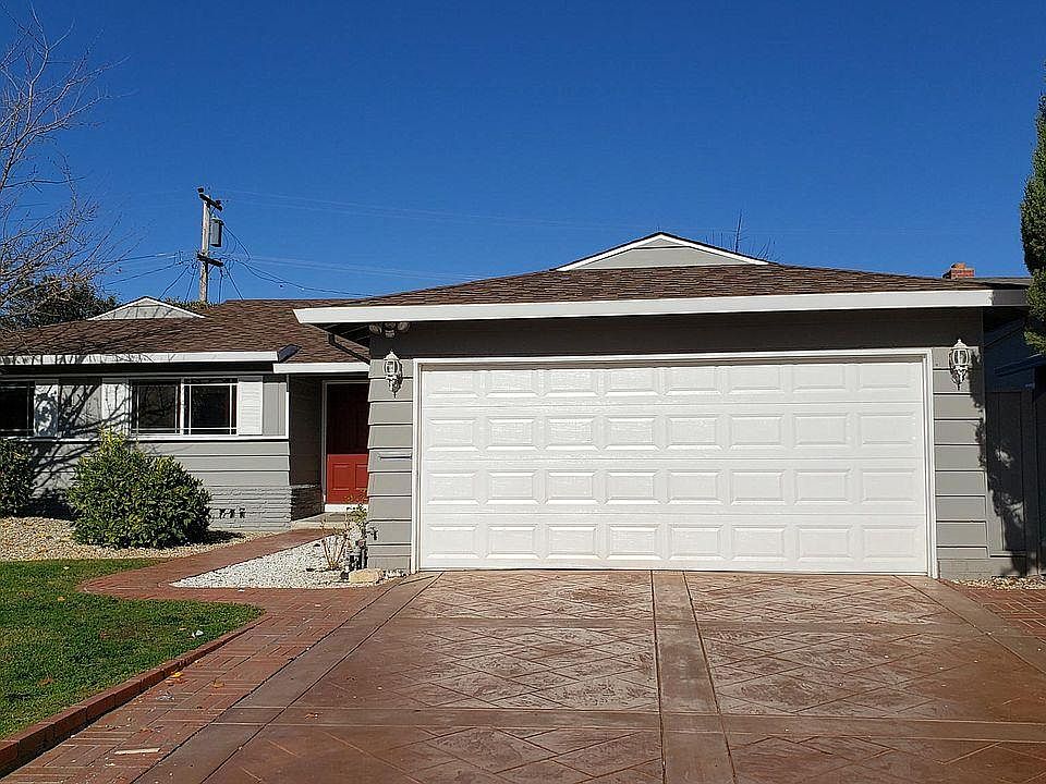 1st image of 24741 Castlewood Dr