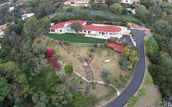 3rd image of 4501 Miraleste Dr