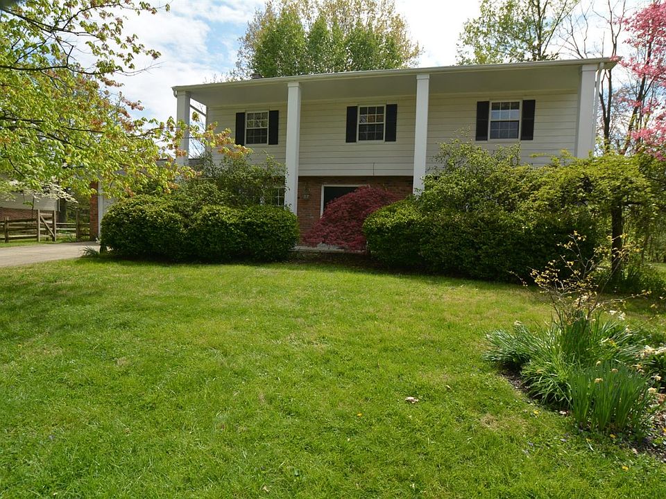 1st image of 765 Twin Fox Dr