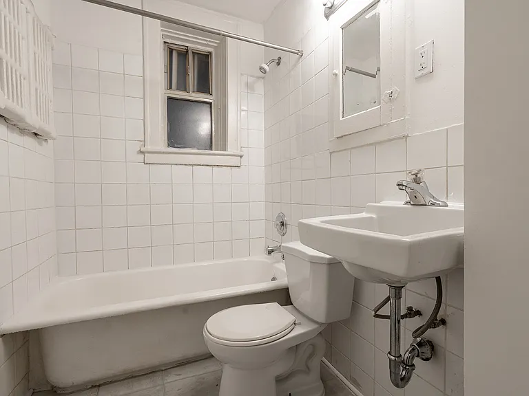 26 Balmoral Ave — Photo 29