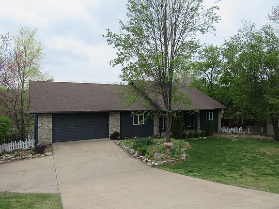 5th image of 336 Lakefront Circle