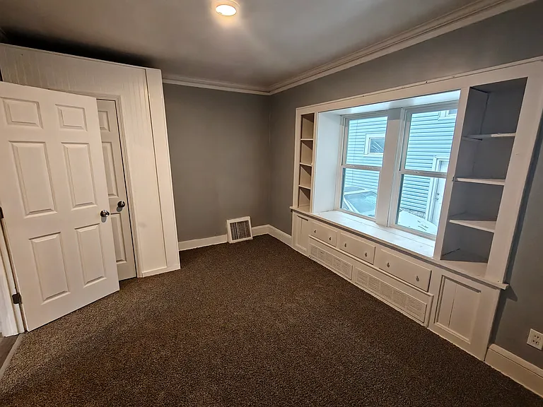 958 Inman St — Photo 11