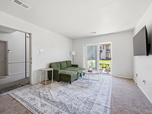 4th image of 9921 Allen Pointe Dr #4