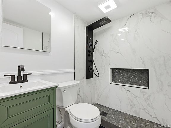 5th image of 2409 Lindy Road