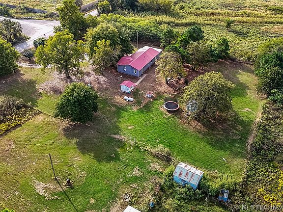 3rd image of 165175 N 3020th Rd
