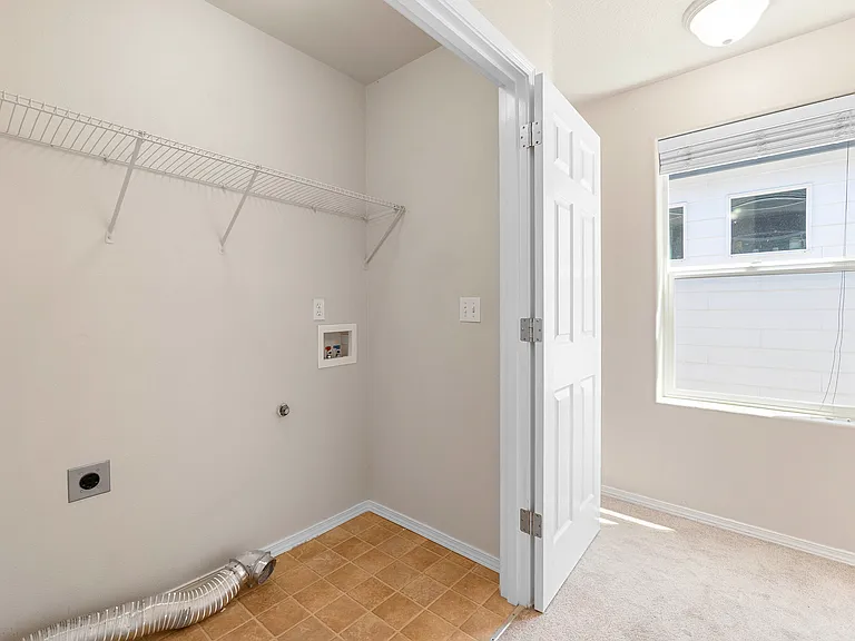 1639 SW Wright Pl — Photo 28