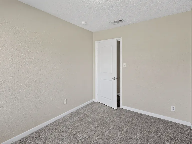 701 Harrison Ln — Photo 7
