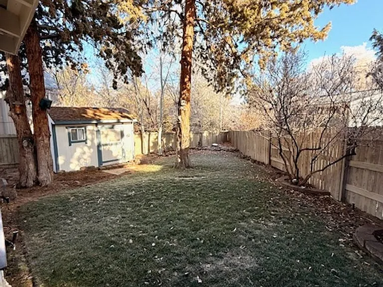 2082 NE Veronica Ln — Photo 24