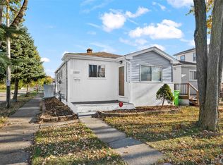 1257 Applewood Ave, Lincoln Park, MI 48146