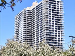12700 Lake Ave APT 612, Lakewood, OH