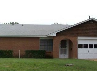 1211 Santa Barbara Dr, Wichita Falls, TX 76302