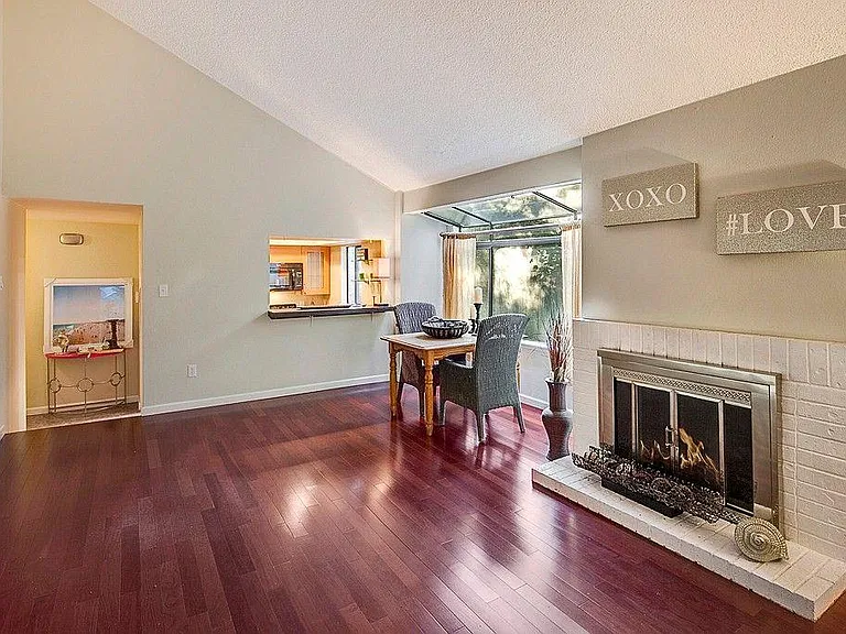10021 NE 122nd St — Photo 3