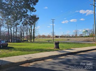 4 14th St SE #33, Hickory, NC 28602