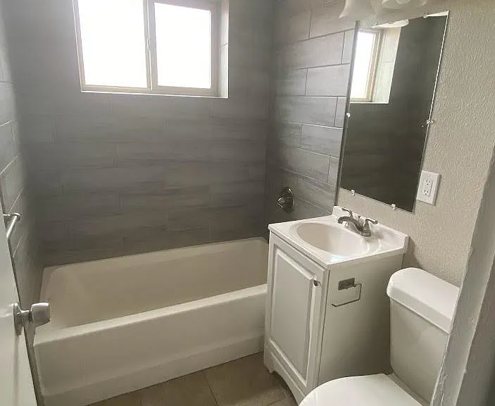 1435 Kingston St #1 — Photo 5