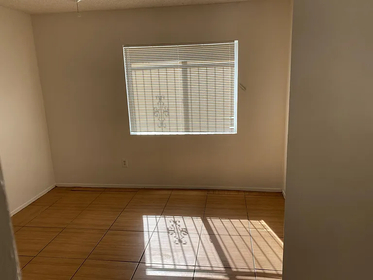 1057 E Halcyon Rd — Photo 11