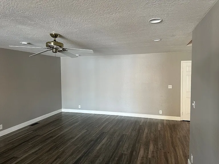 1472 Willow Lake Rd — Photo 9