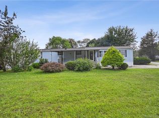 3 Virginia Dr, North Windham, CT 06256