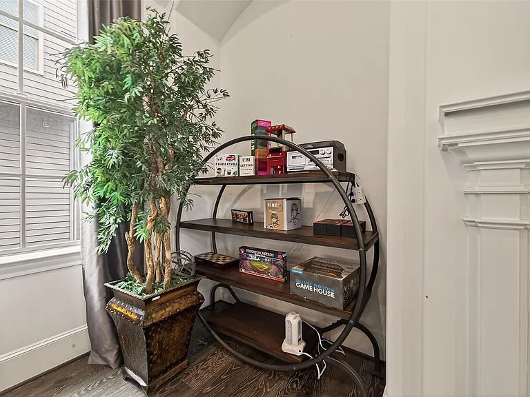 2506 McKinney St — Photo 14