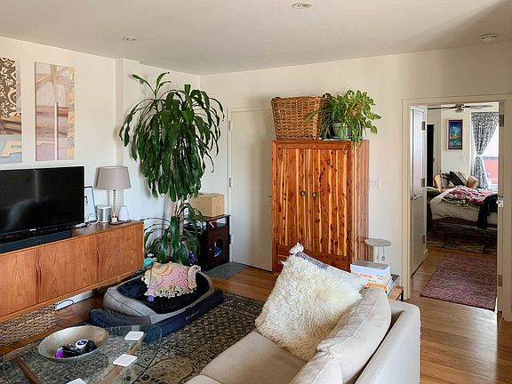 2nd image of 94 Grand Ave APT 5G