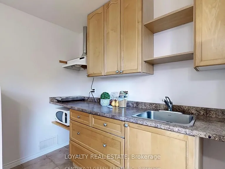 4 McMurchy Ave S #1 — Photo 20