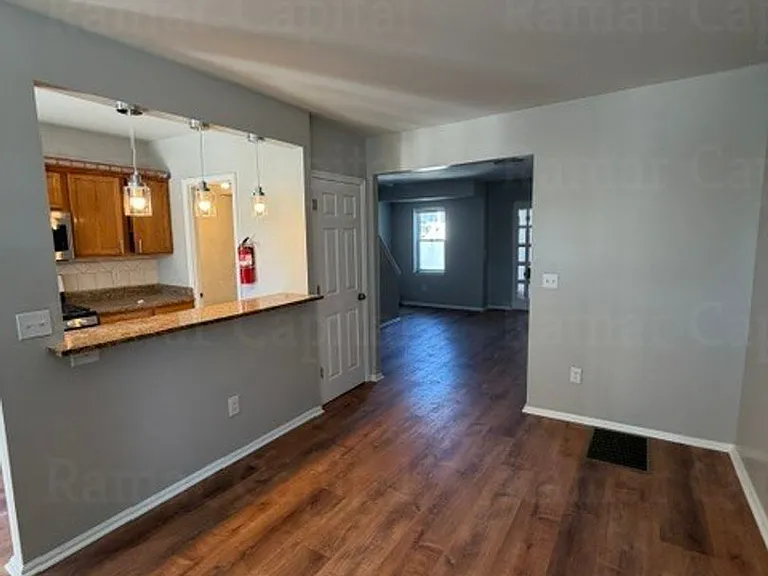 2752 Mickle St — Photo 5