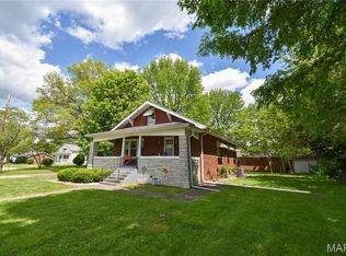 302 S Hackman St, Staunton, IL 62088