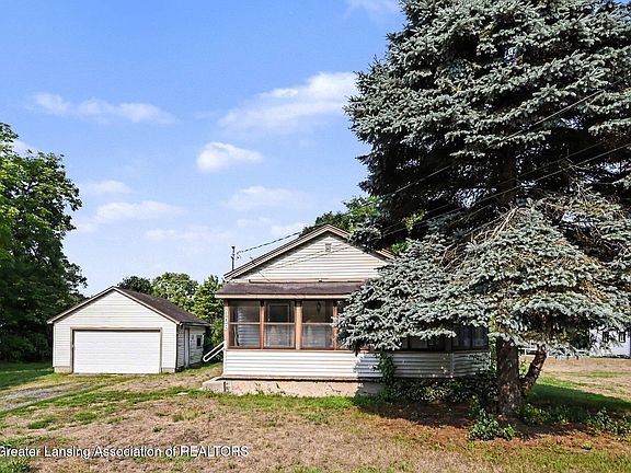 2nd image of 309 Burgess St