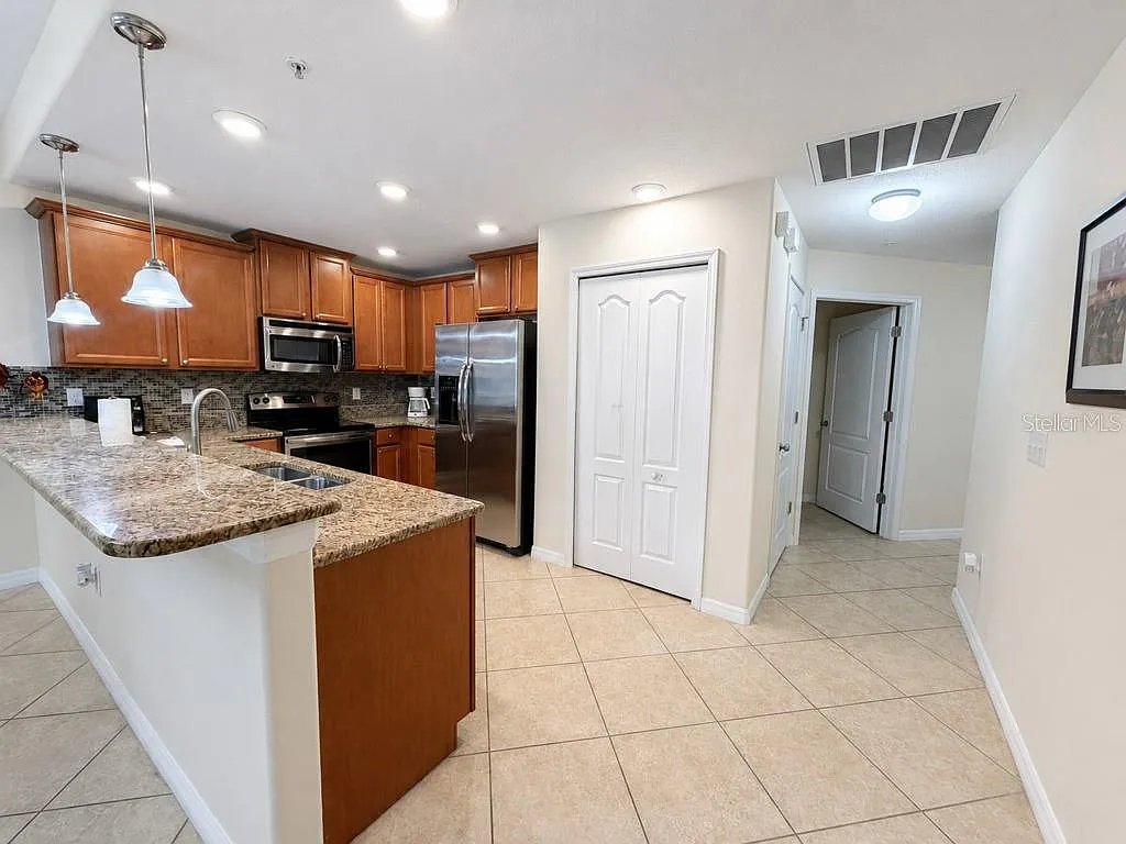 2 bed, 2.0 bath, 1409 sqft, $2,250 — Photo 3