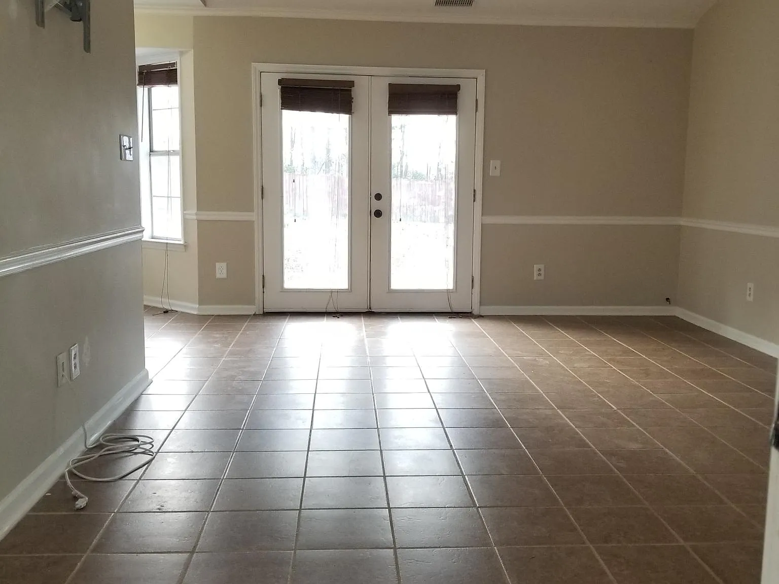 3016 Faircroft Way — Photo 3