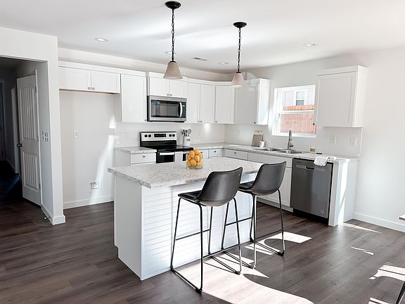 3rd image of 229 Pierpont Ave