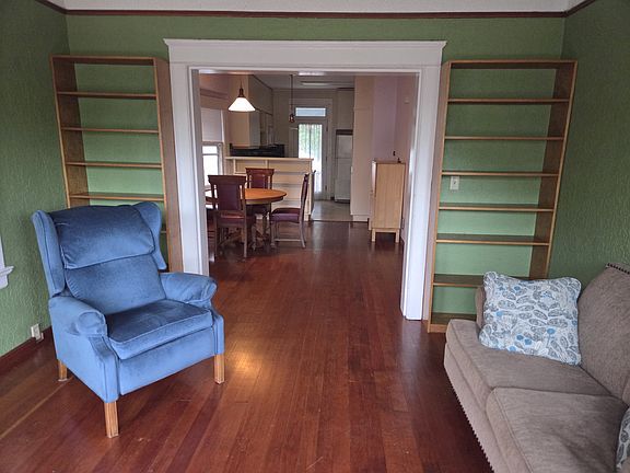 2nd image of 1522 SE Alder St