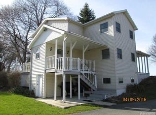 1475 Sunrise Ln, Youngstown, NY 14174