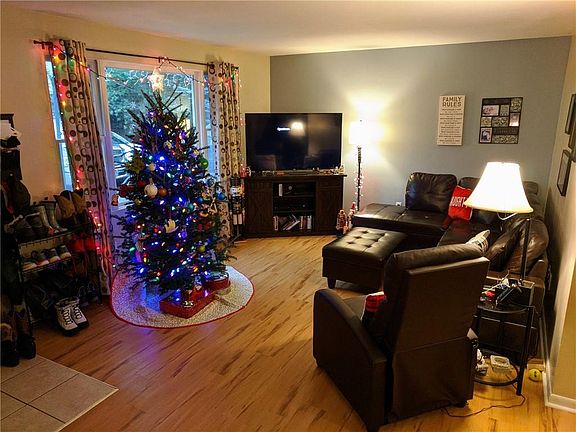 5th image of 2416 Midland Dr