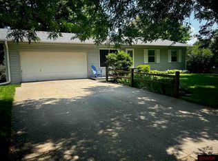 1463 Church St, Saint Peter, MN 56082