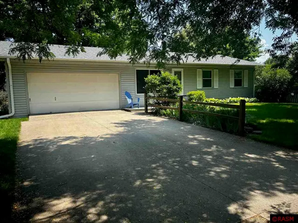 1463 Church St, Saint Peter, MN 56082