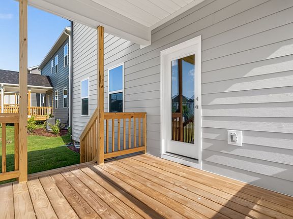 5th image of 764 Aristocrat Ln